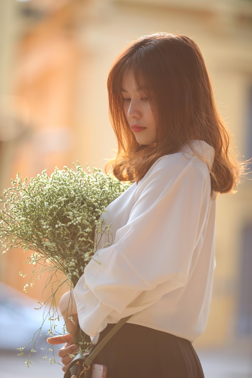 關(guān)婷娜最新照片展現(xiàn)女神魅力與變化風(fēng)采